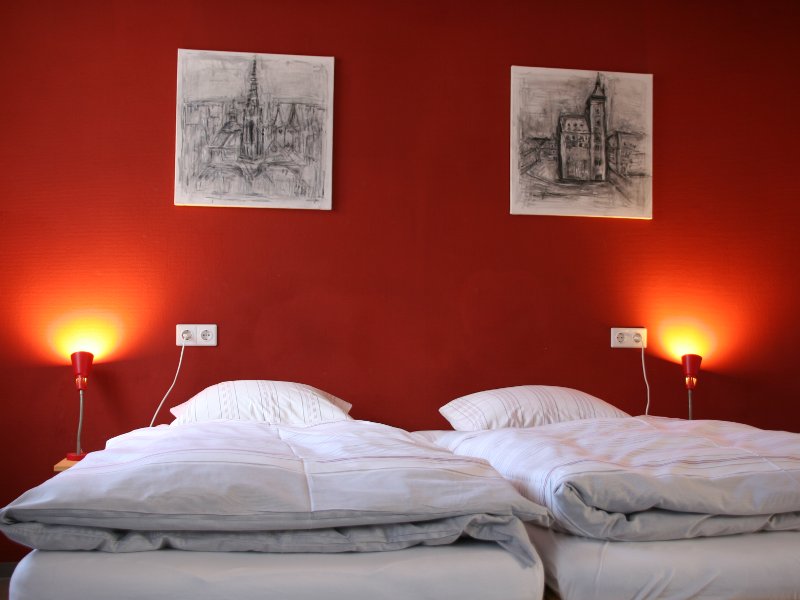 https://www.babelfish-hostel.de/media/Galeryrooms/001 double room.jpg